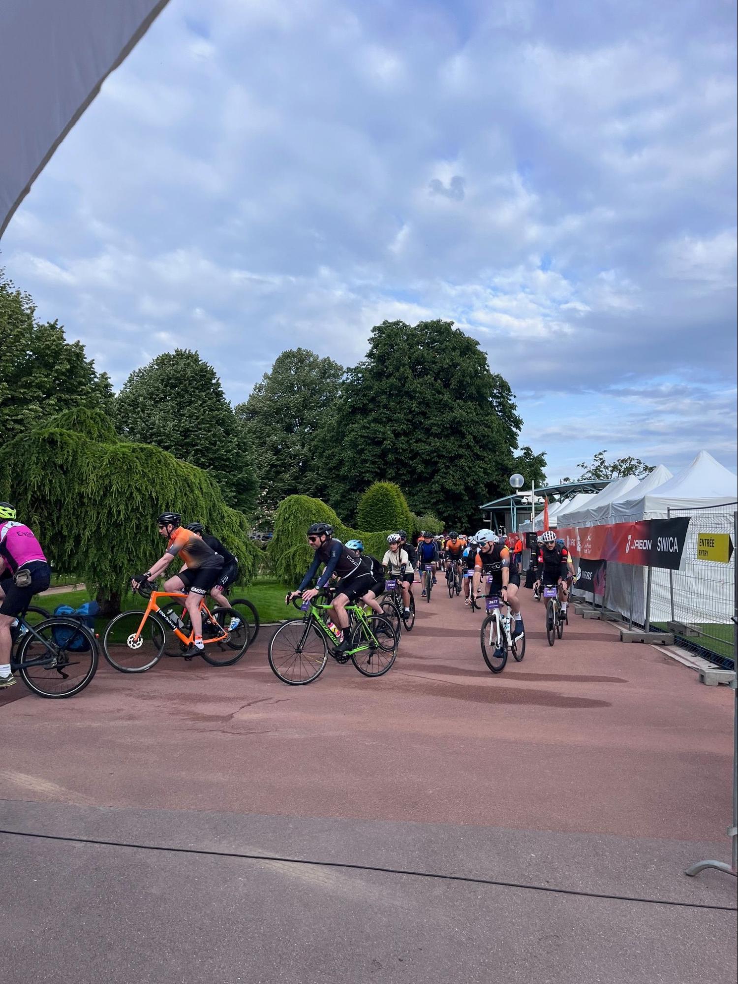 Une photo de la course depuis le stand de veloval qui a été mécanicien sur la course